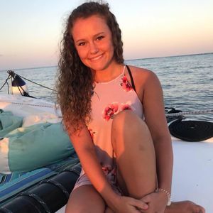 Meet your Posher, Carissa